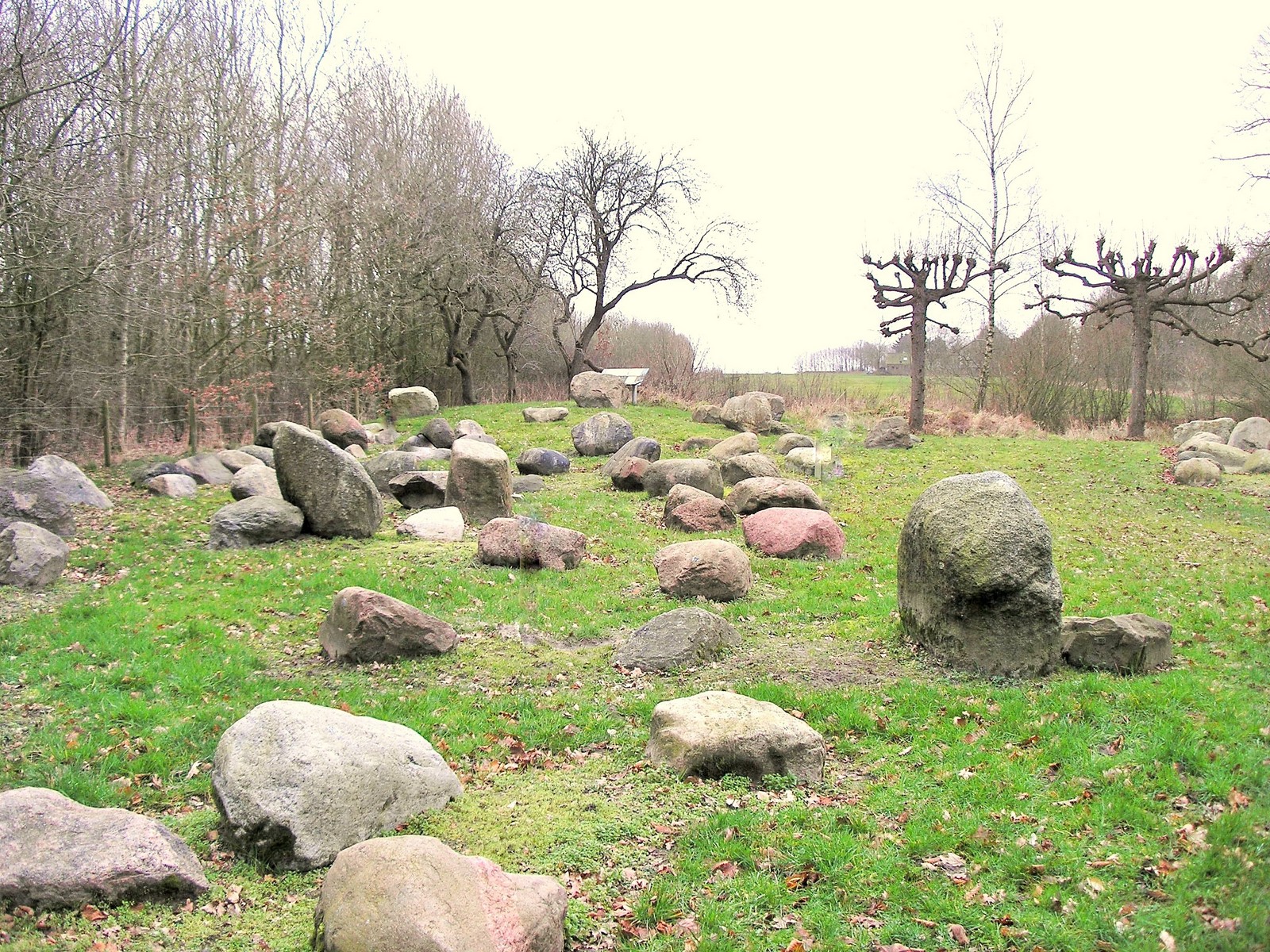 WOLTERHOLTEN Geologisch monument en heemtuin